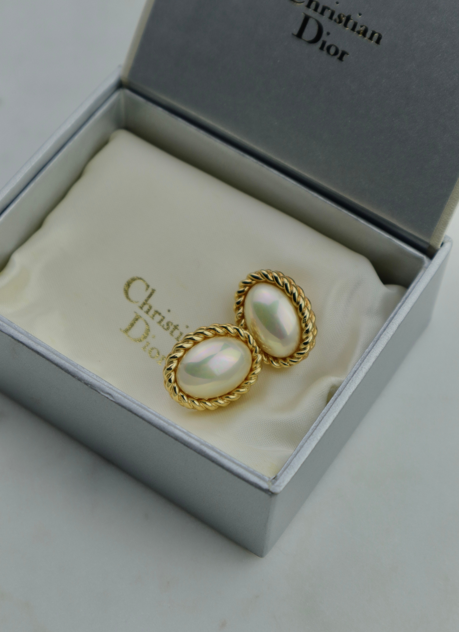 Christian Dior - owalne klipsy rope z perłą