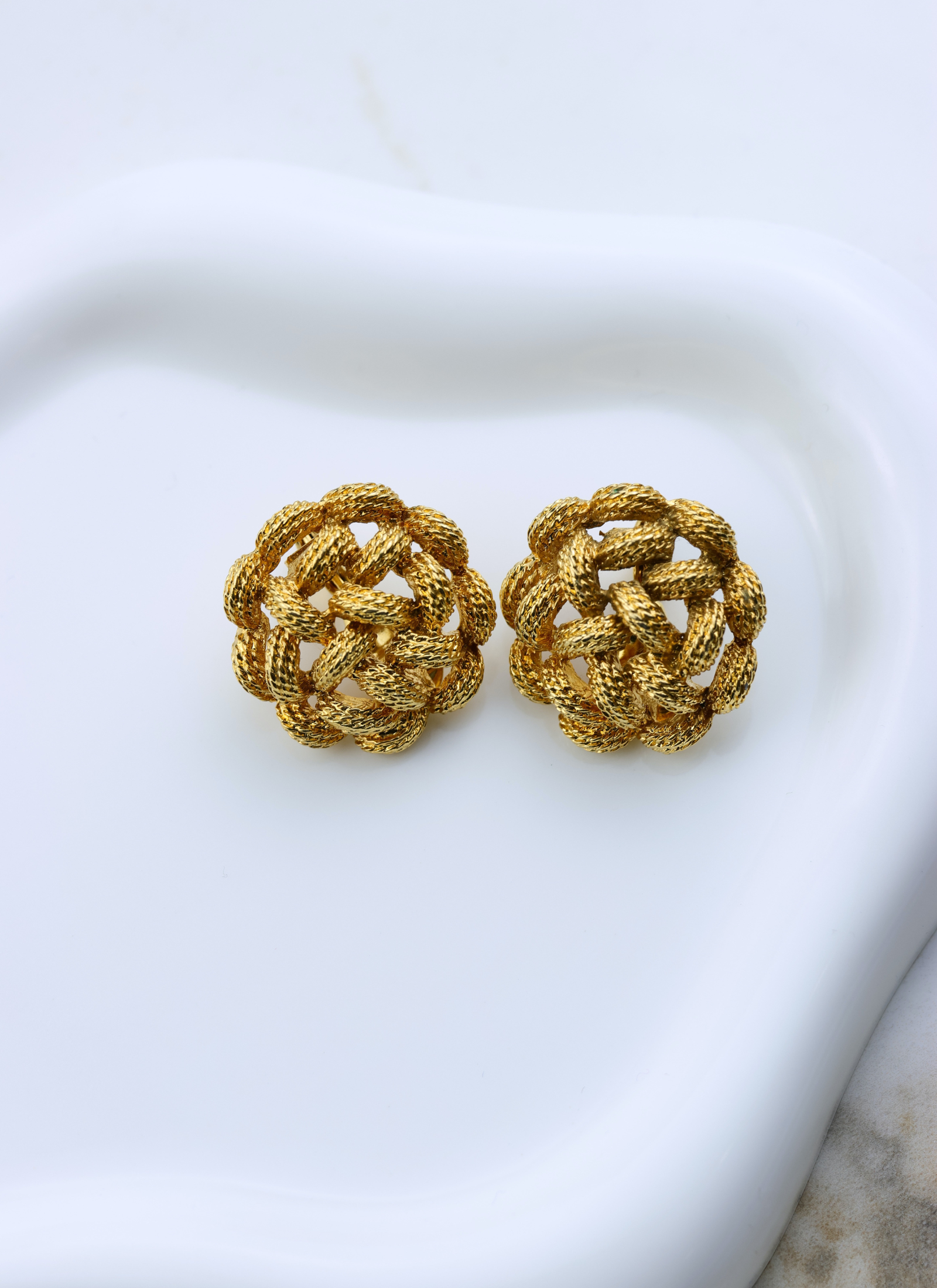 Monet - klipsy vintage plecionka