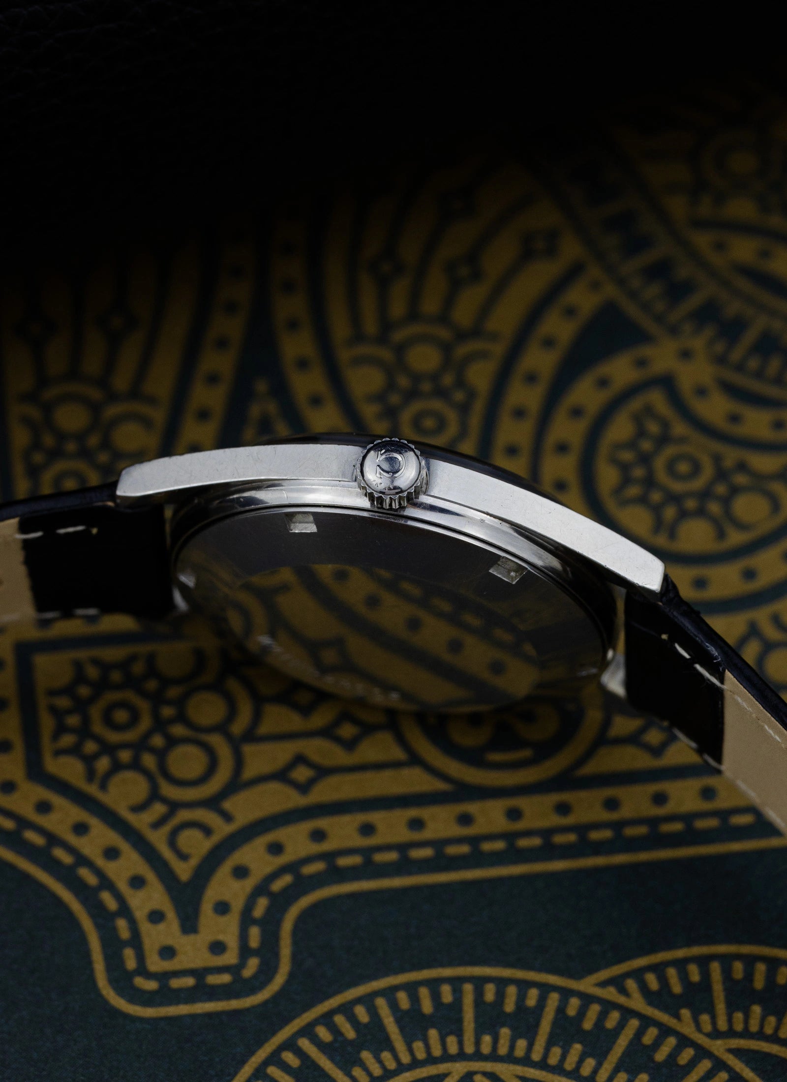 1968 Omega Geneve Black Dial 166.041 cal. 565 Serviced