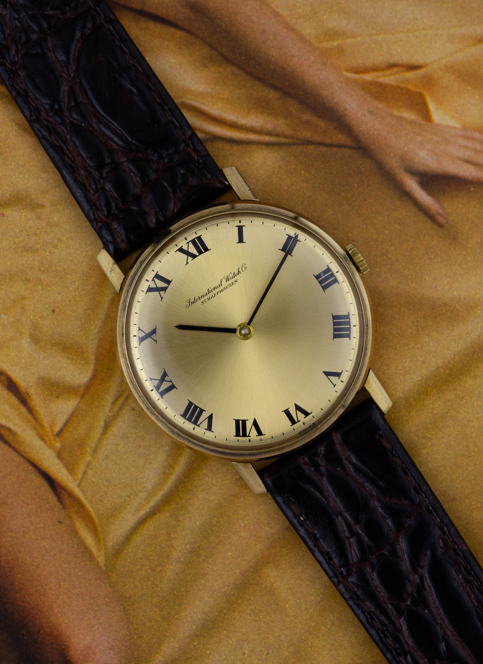 1960s 9K IWC Schaffhausen Roman Gold Dial cal. 423