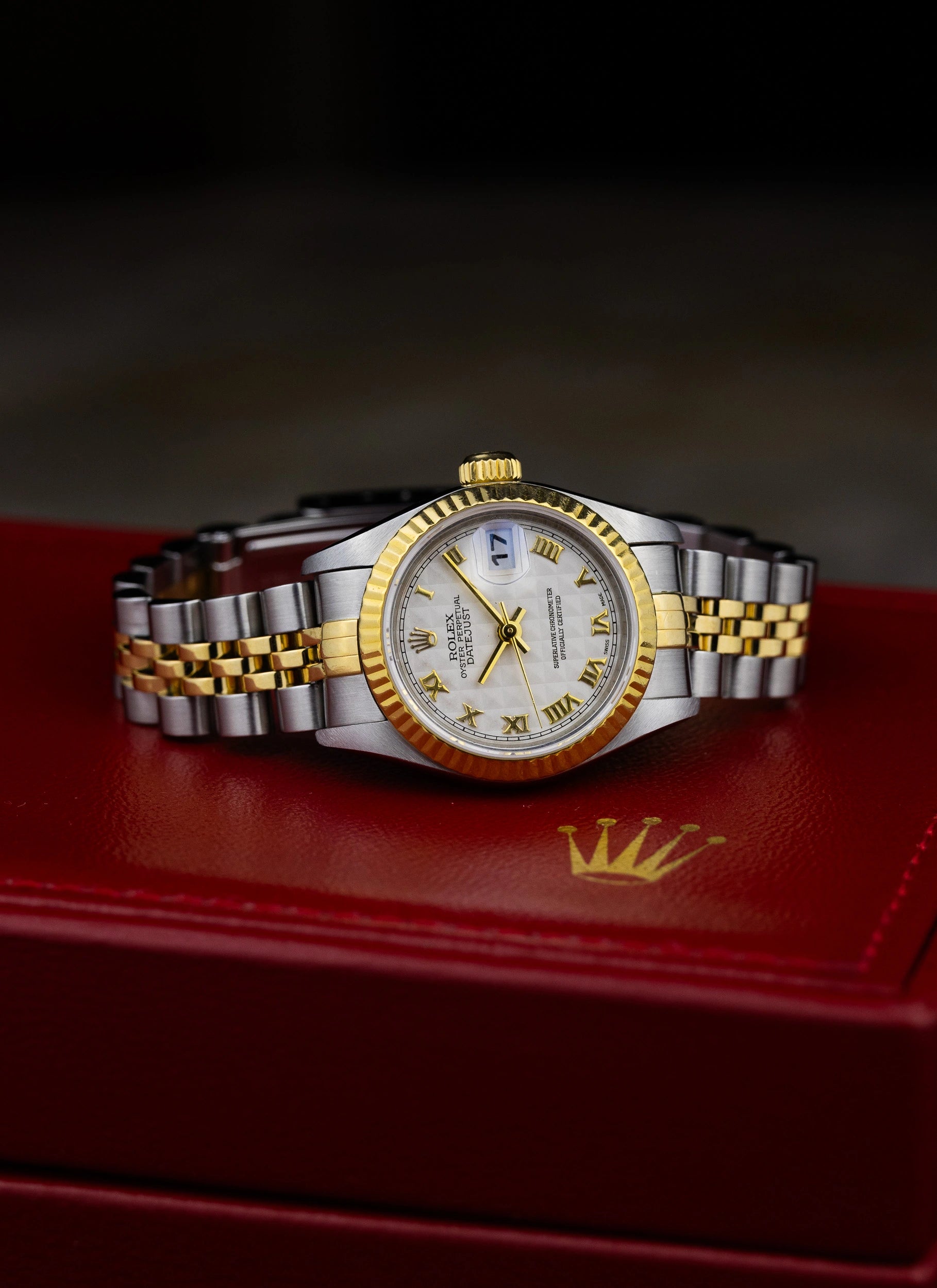 1999 Lady Rolex Datejust White Pyramid Dial 79173 Full Set