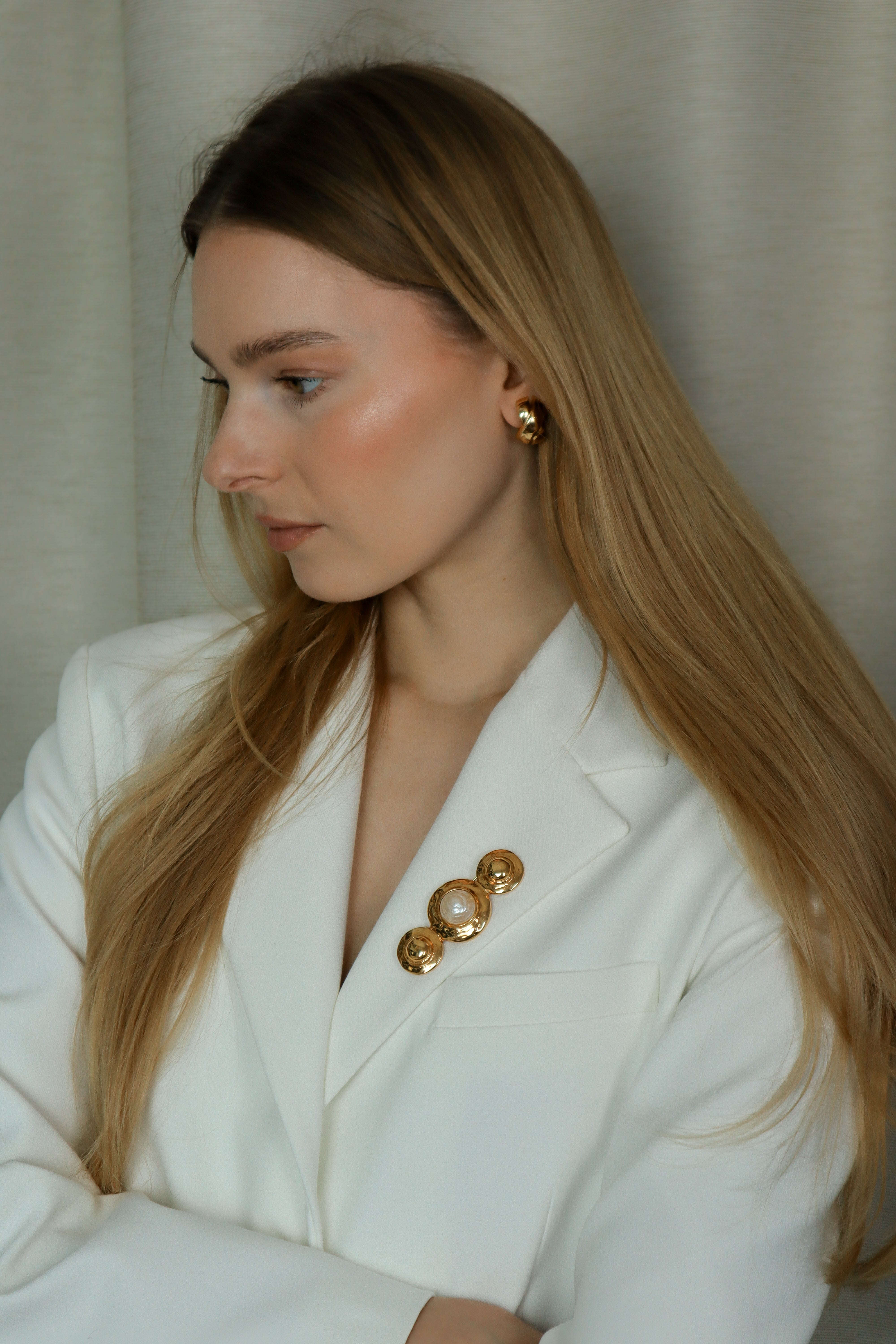 Yves Saint Laurent - broszka z perłą