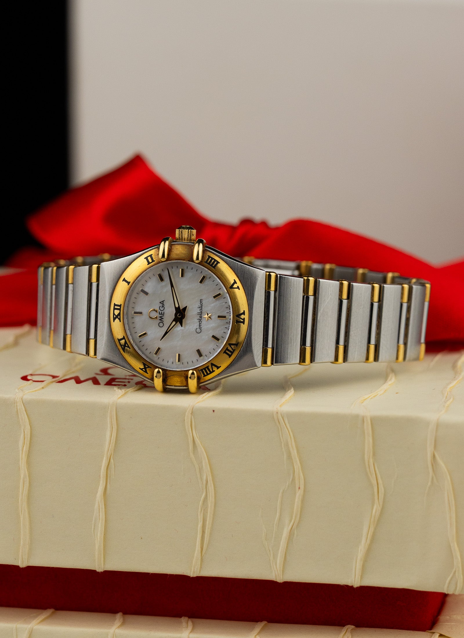 1998 Lady Omega Constellation Bicolor MOP Dial 1362.70 Full Set