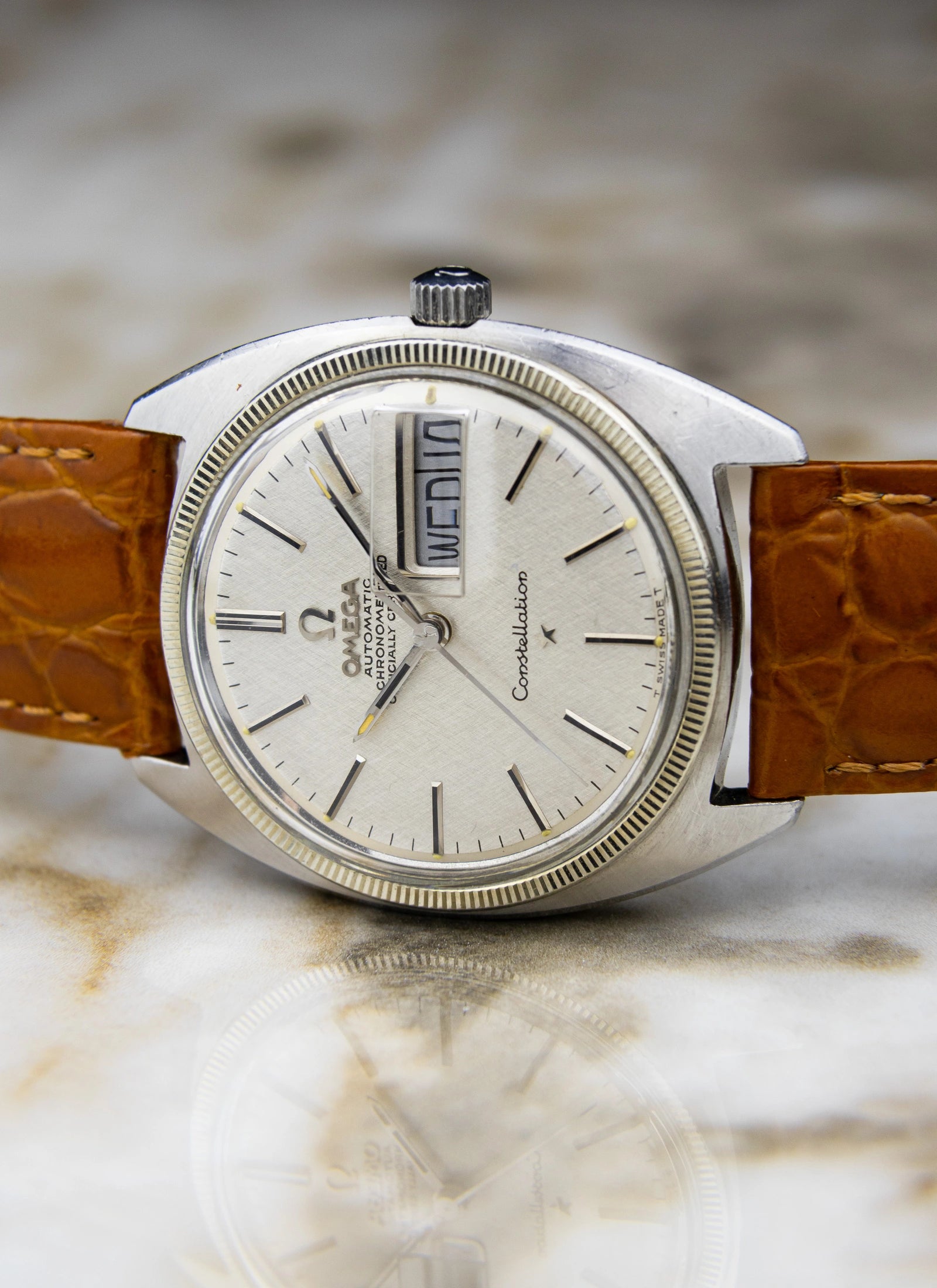 Ca. 1968 Omega Constellation C-shaped 168.029 cal. 751 18K/SS Linen Dial