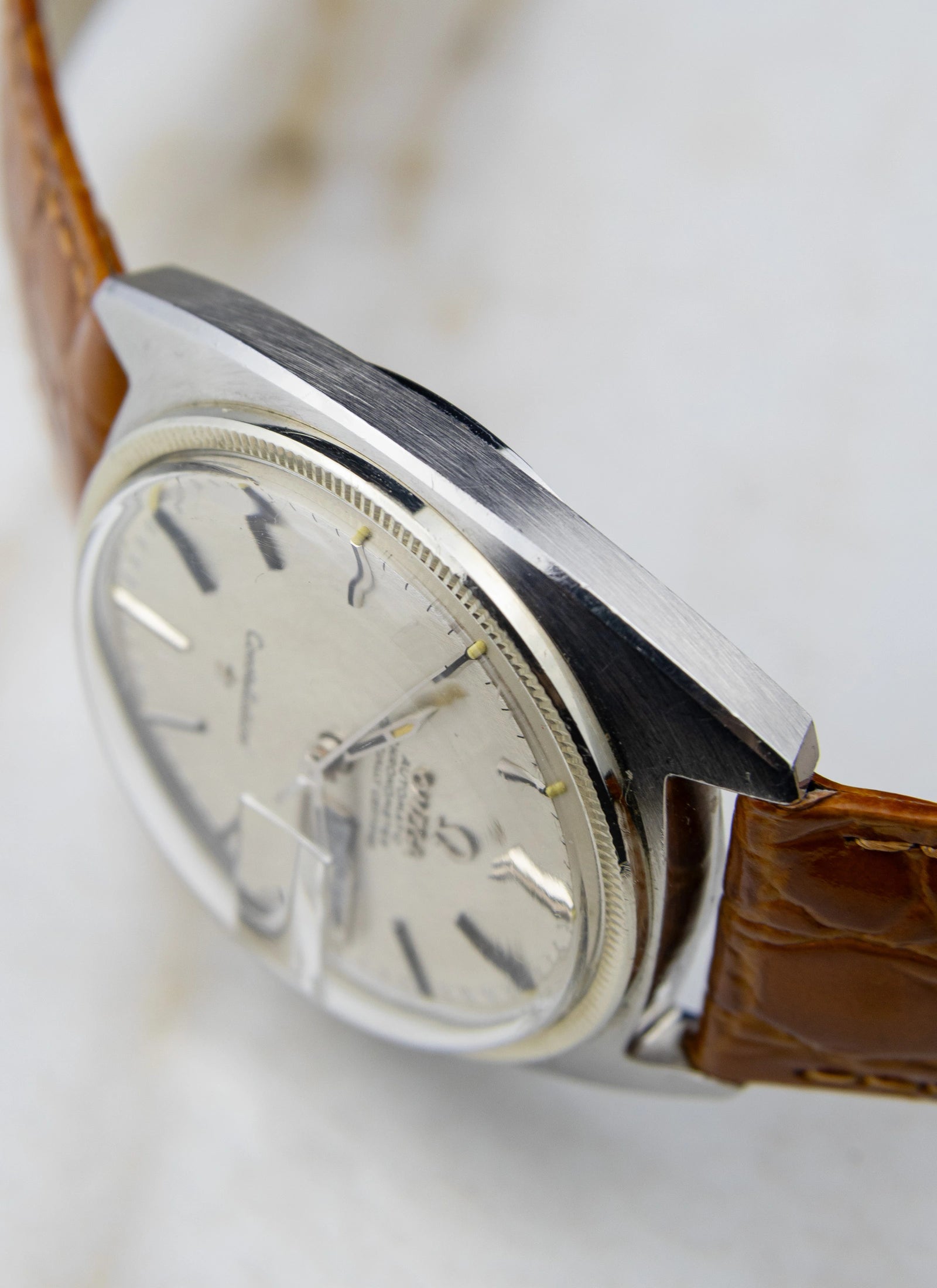 Ca. 1968 Omega Constellation C-shaped 168.029 cal. 751 18K/SS Linen Dial