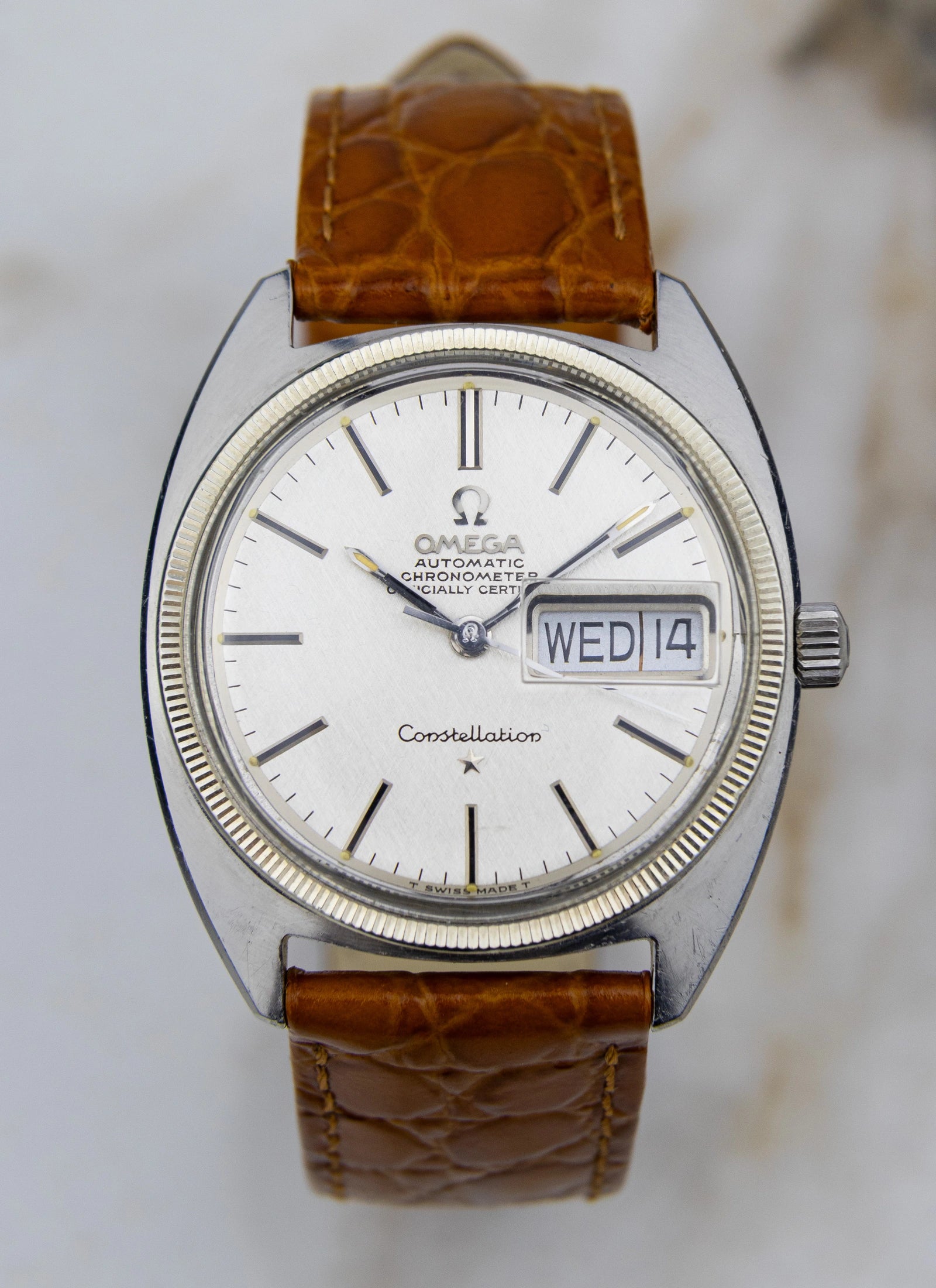 Ca. 1968 Omega Constellation C-shaped 168.029 cal. 751 18K/SS Linen Dial