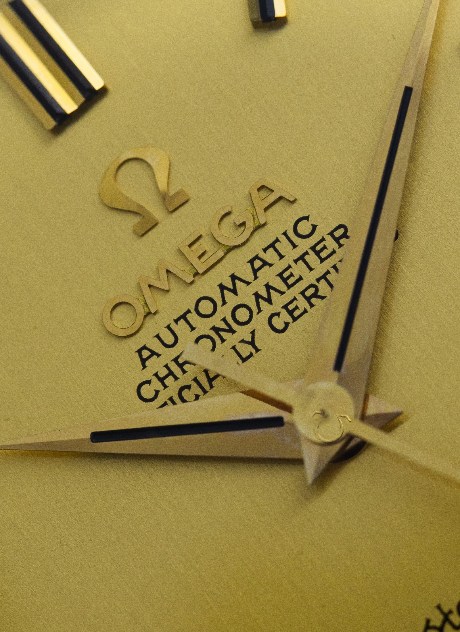 1963 Omega Constellation Dog Legs Gold Cap 168.005 cal. 561