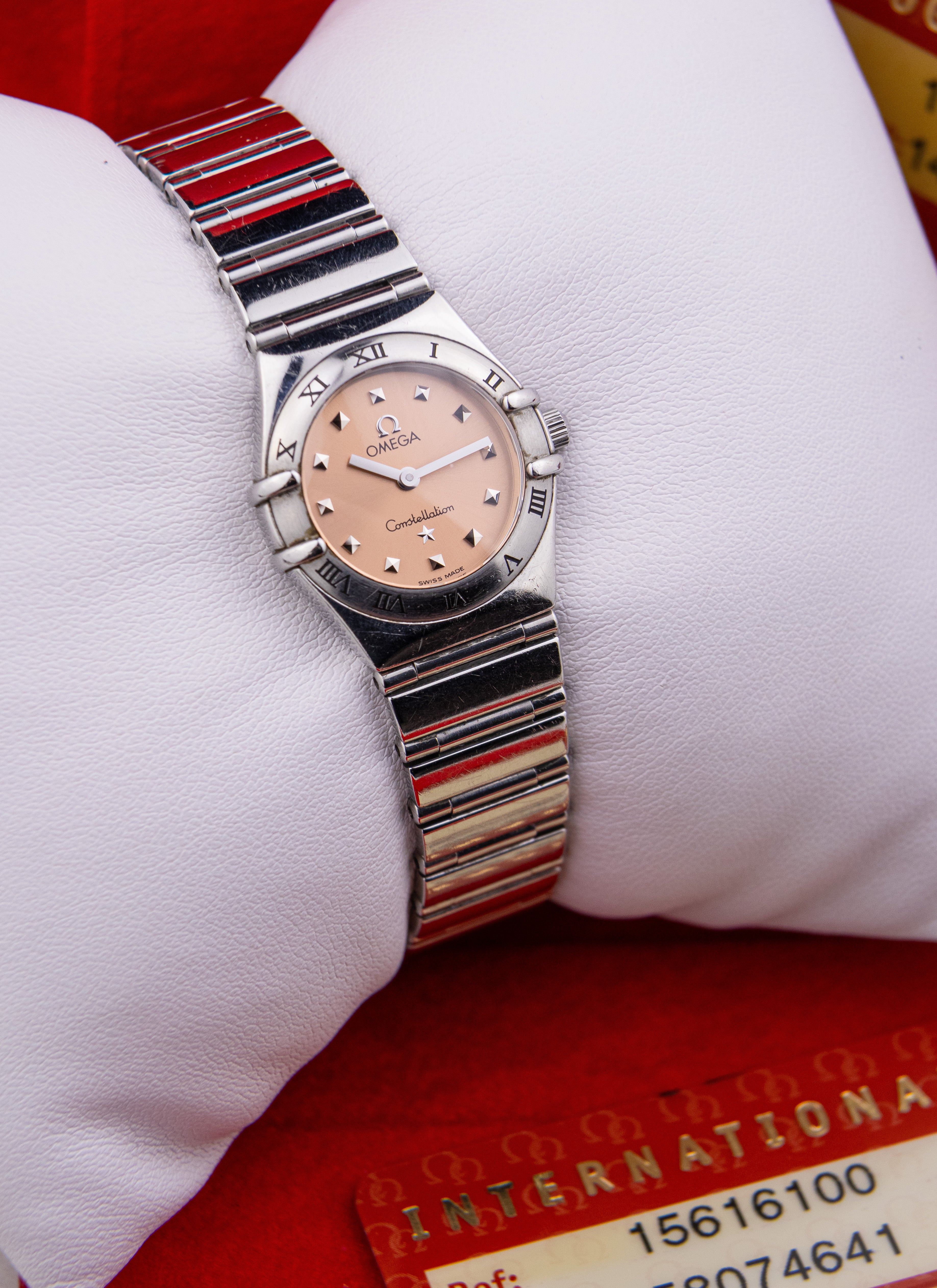 1998 Omega Constellation Manhattan 1561.61 My Choice by Cindy Crawford Salmon Dial