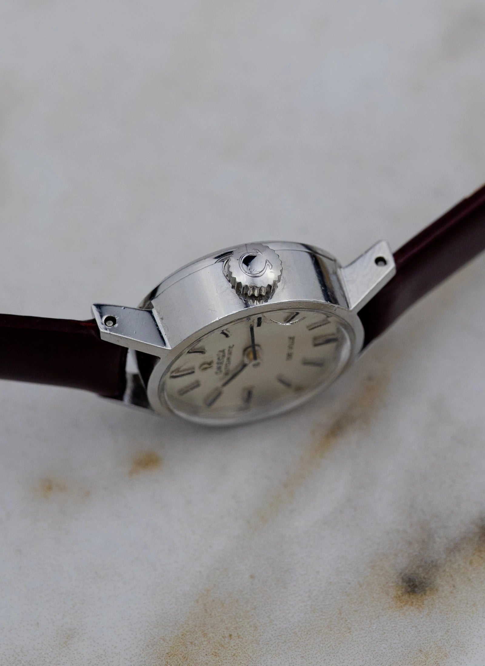 1969 Lady Omega De Ville Sparkle Dial 551.037 cal. 661