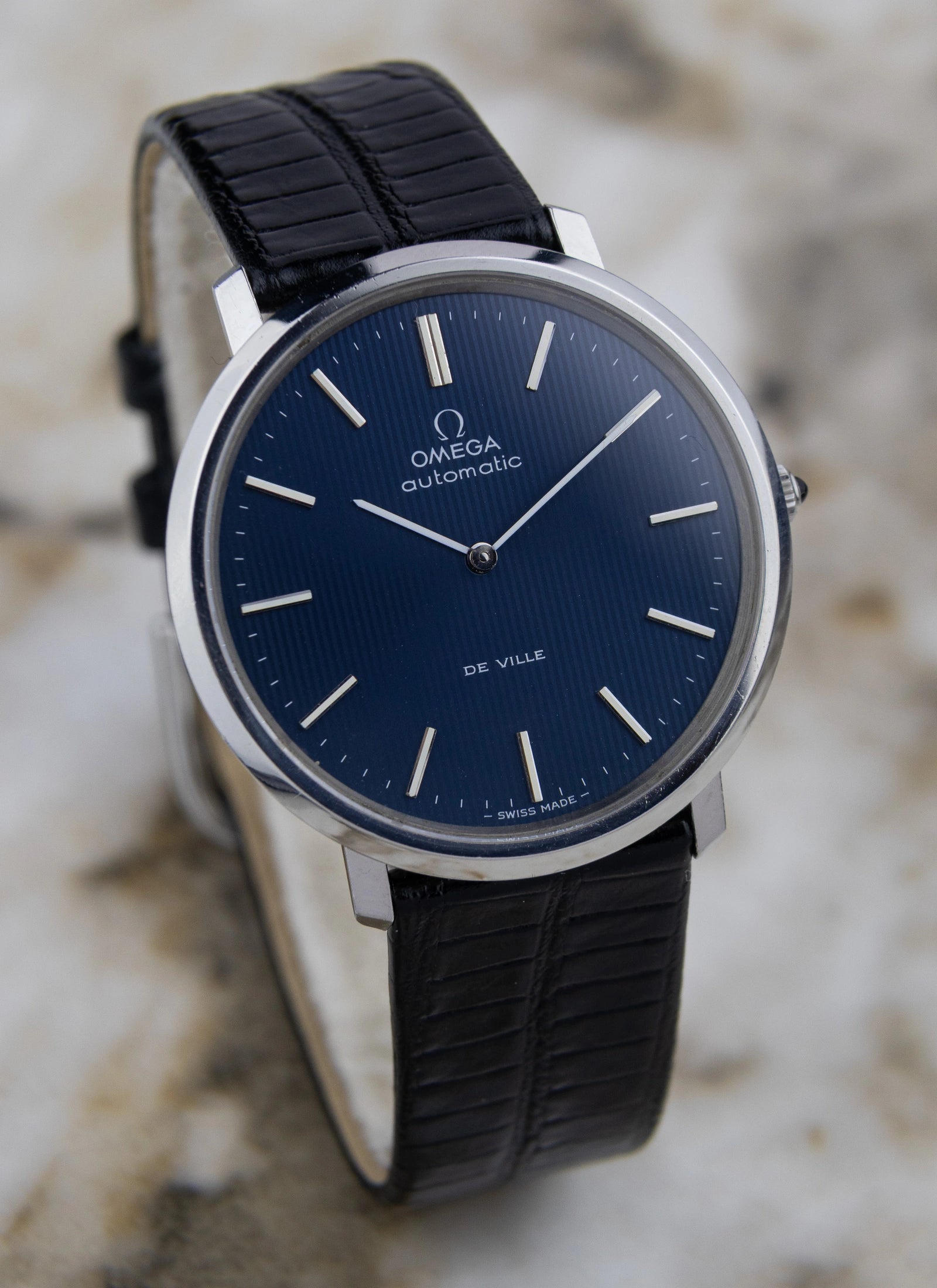 1970s Omega De Ville Ultra Slim Navy Tapestry 151.0039 cal. 711