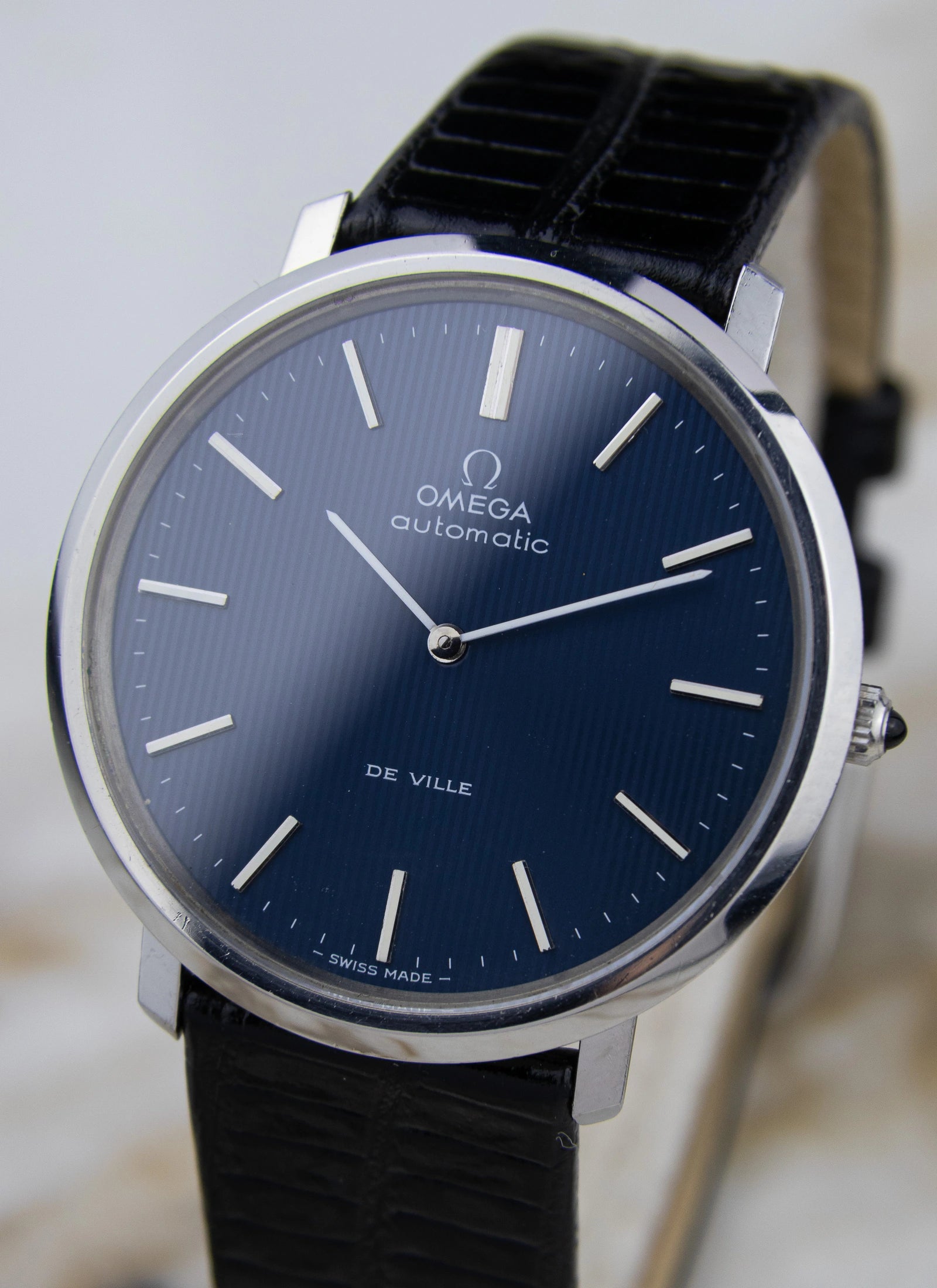 1970s Omega De Ville Ultra Slim Navy Tapestry 151.0039 cal. 711