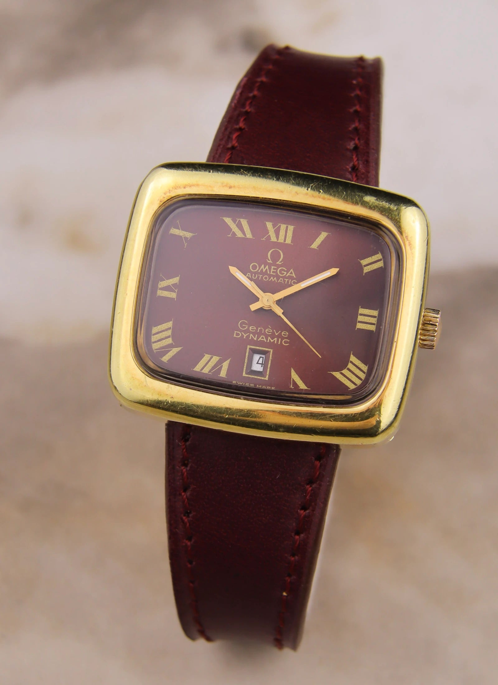 1973 Lady Omega Geneve Dynamic Burgundy 566.072 cal. 684