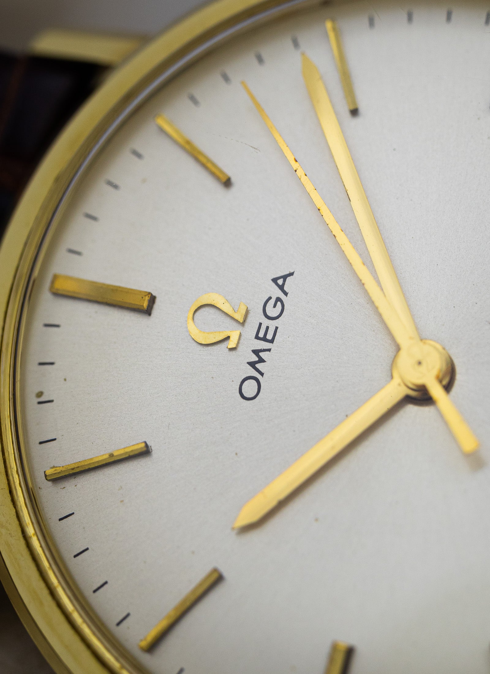 1960s 14K Omega ref. 161.009 cal. 552