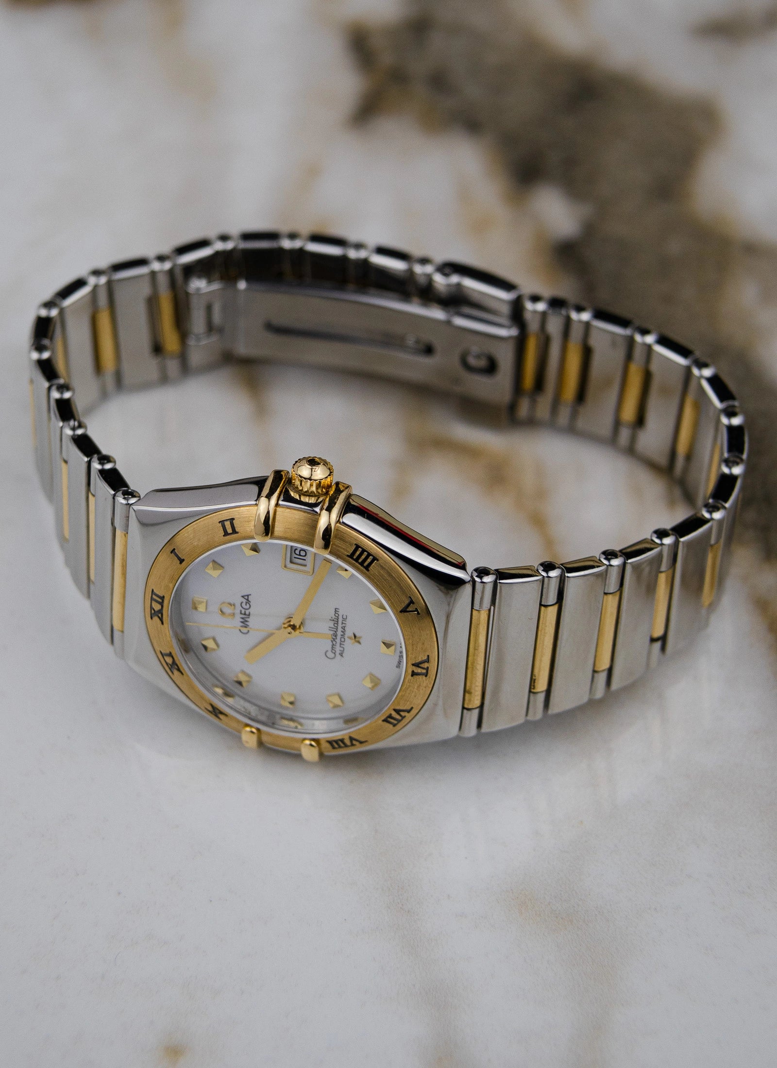1998 Omega Constellation Manhattan Mother Of Pearl Bicolor