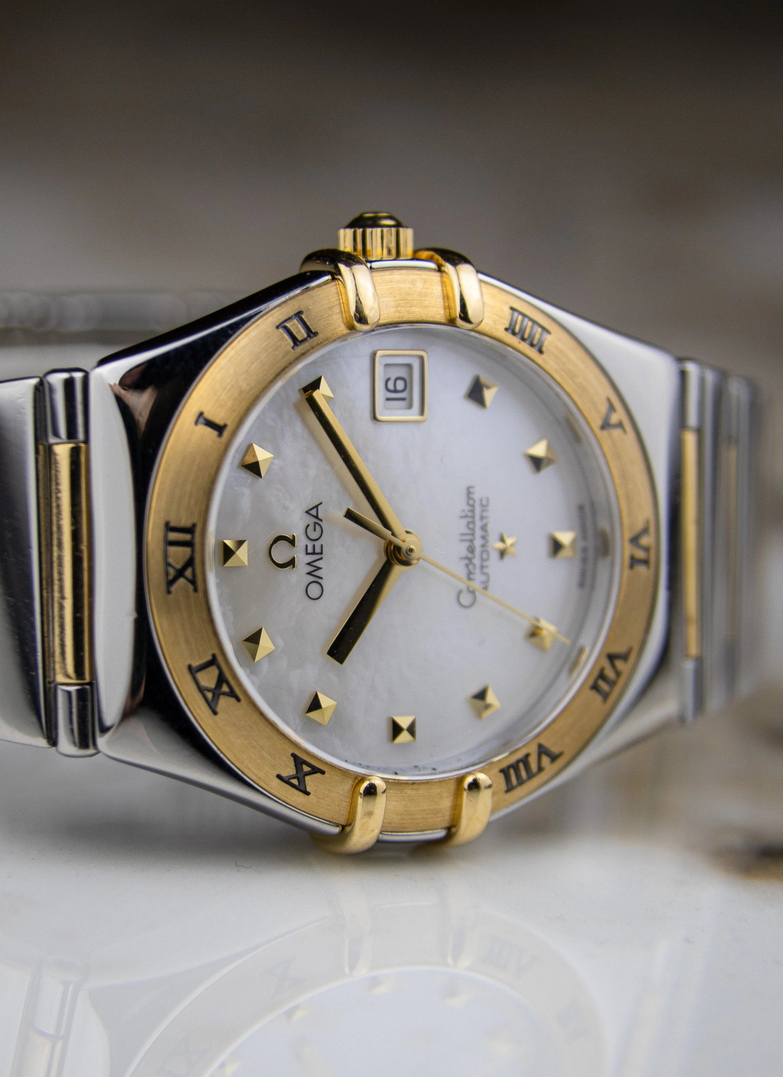 1998 Omega Constellation Manhattan Mother Of Pearl Bicolor
