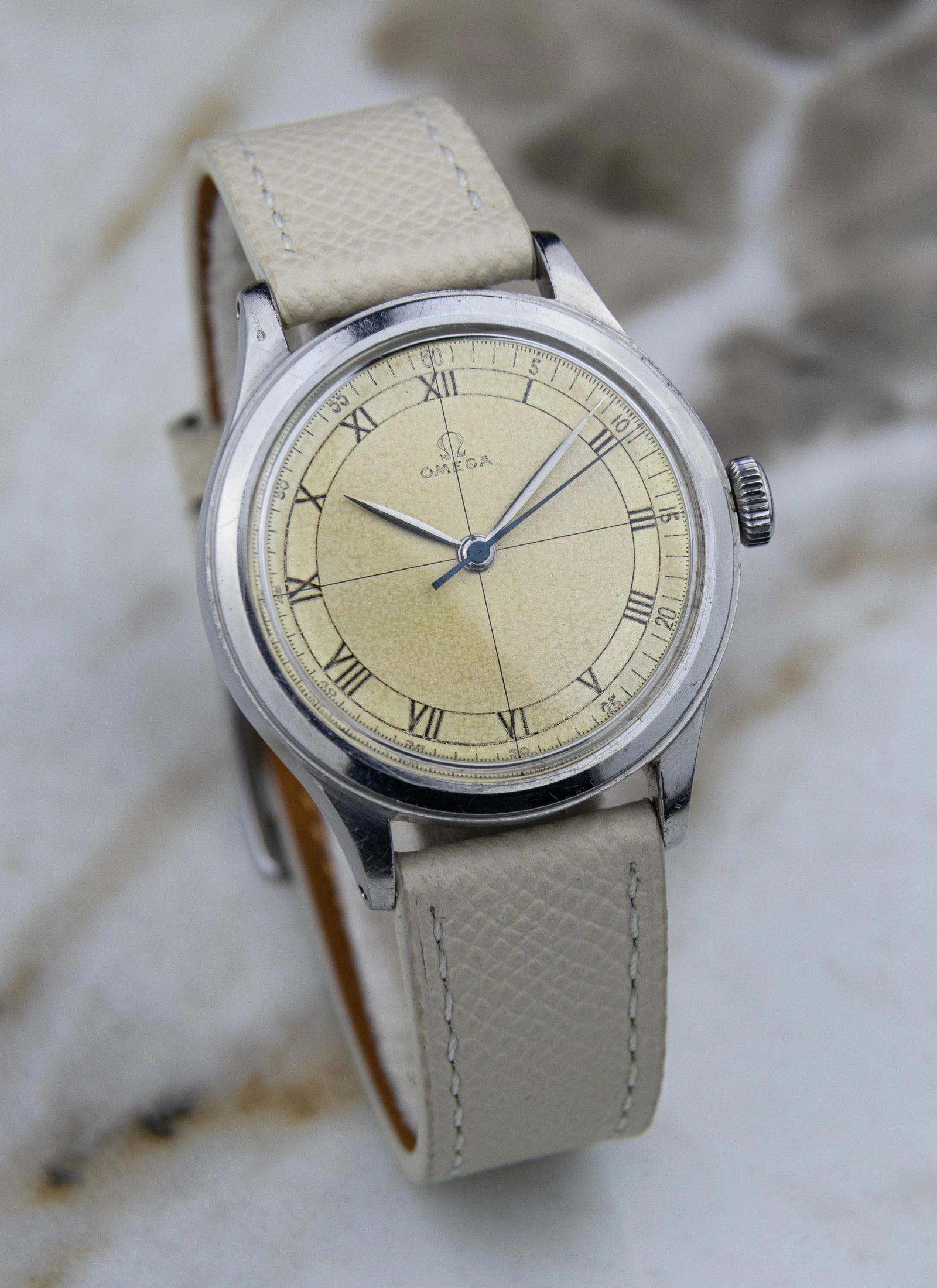 1944/45 Omega Sector Dial 2179 cal. 30T2