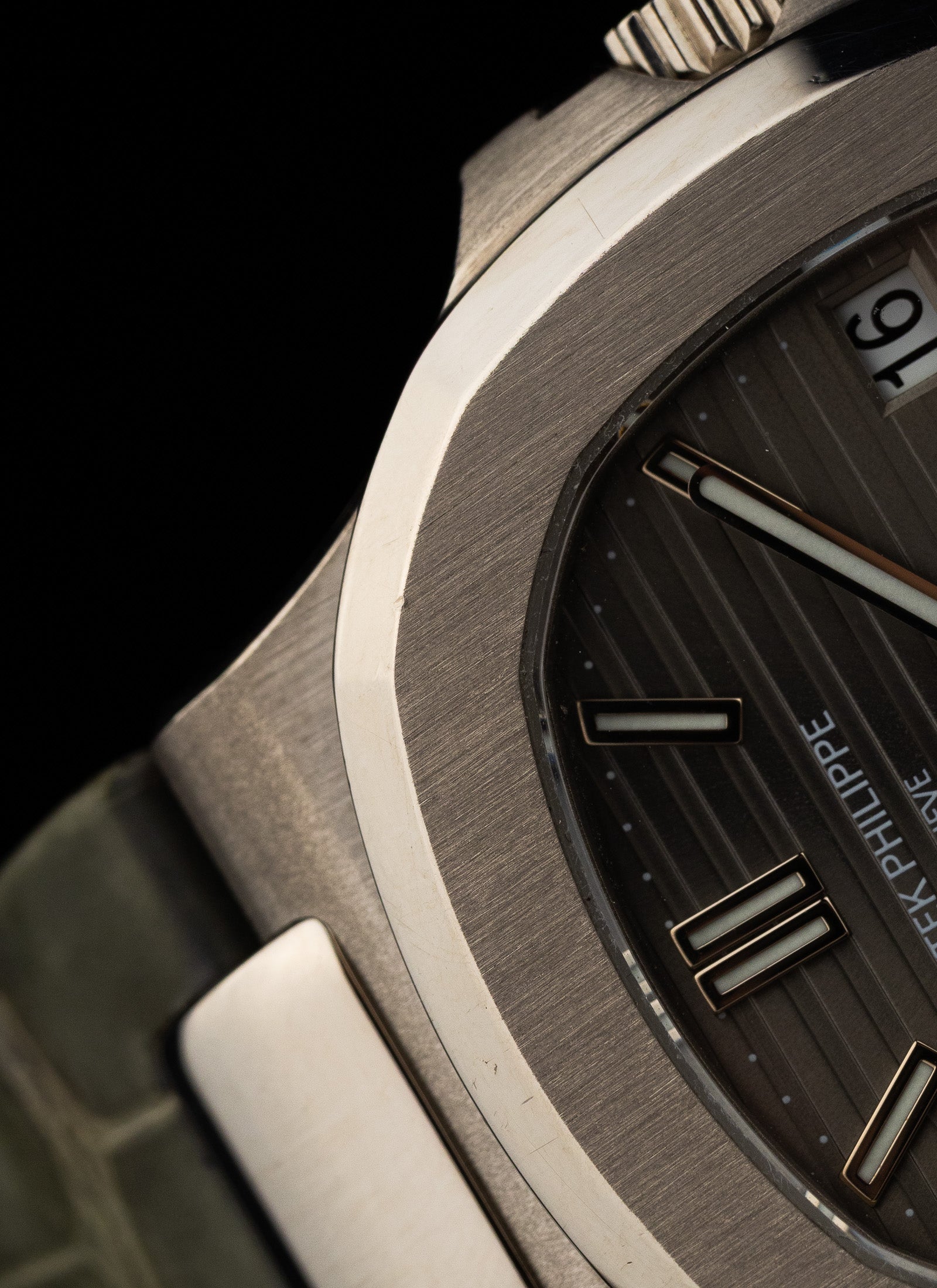 2007 18K Patek Philippe Nautilus 5711G Box & Extract