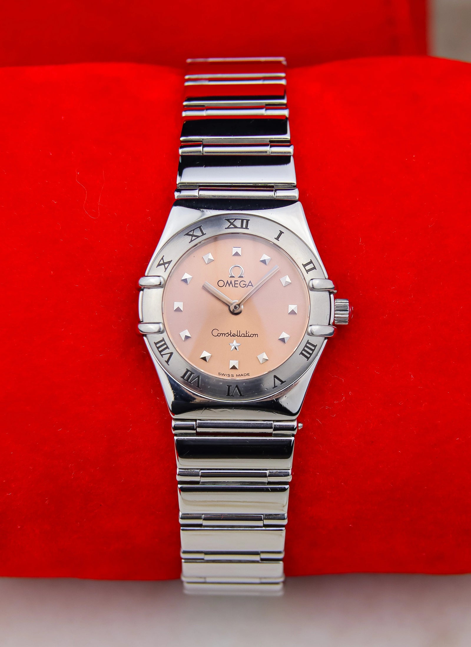 1998 Omega Constellation Manhattan 1561.61 My Choice by Cindy Crawford Salmon Dial