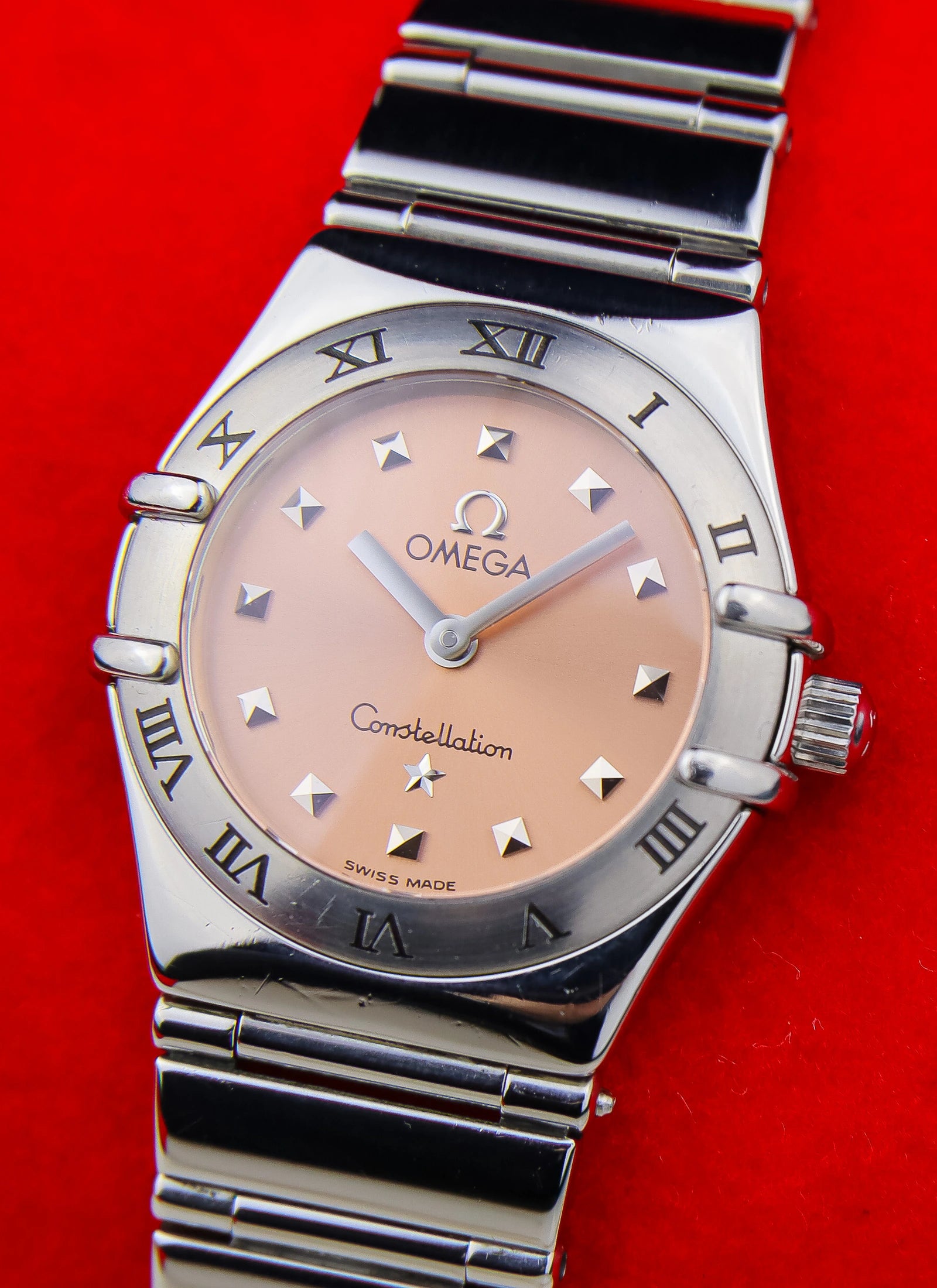 1998 Omega Constellation Manhattan 1561.61 My Choice by Cindy Crawford Salmon Dial