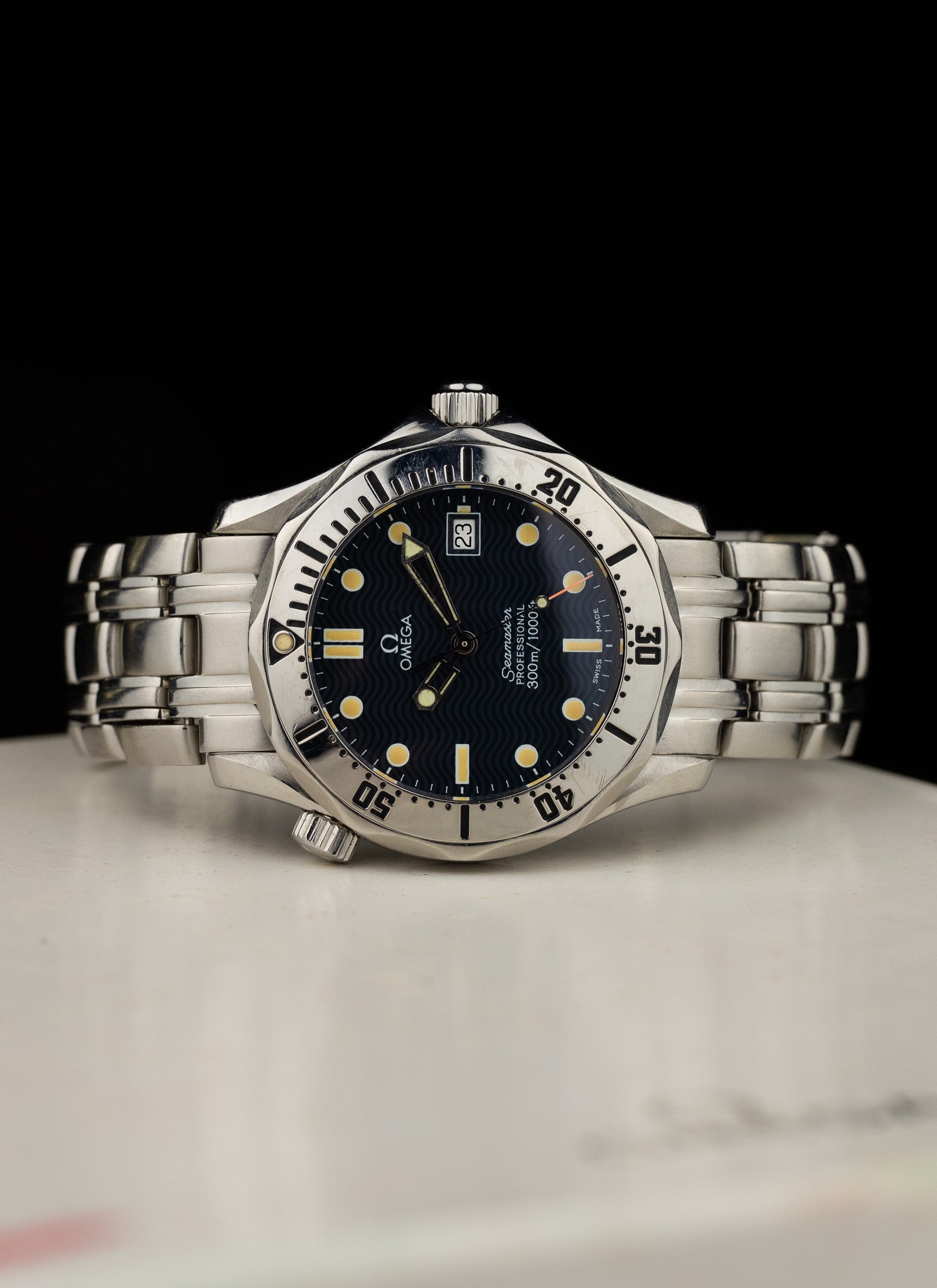 1993 Omega Seamaster Professional 300m Mid Size 2562.80 Box