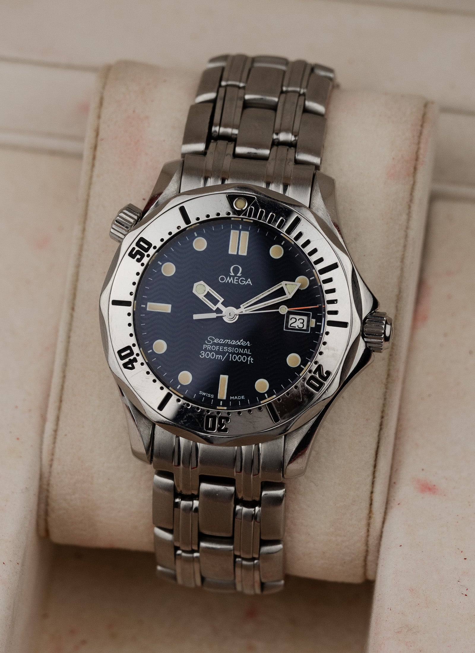 1993 Omega Seamaster Professional 300m Mid Size 2562.80 Box