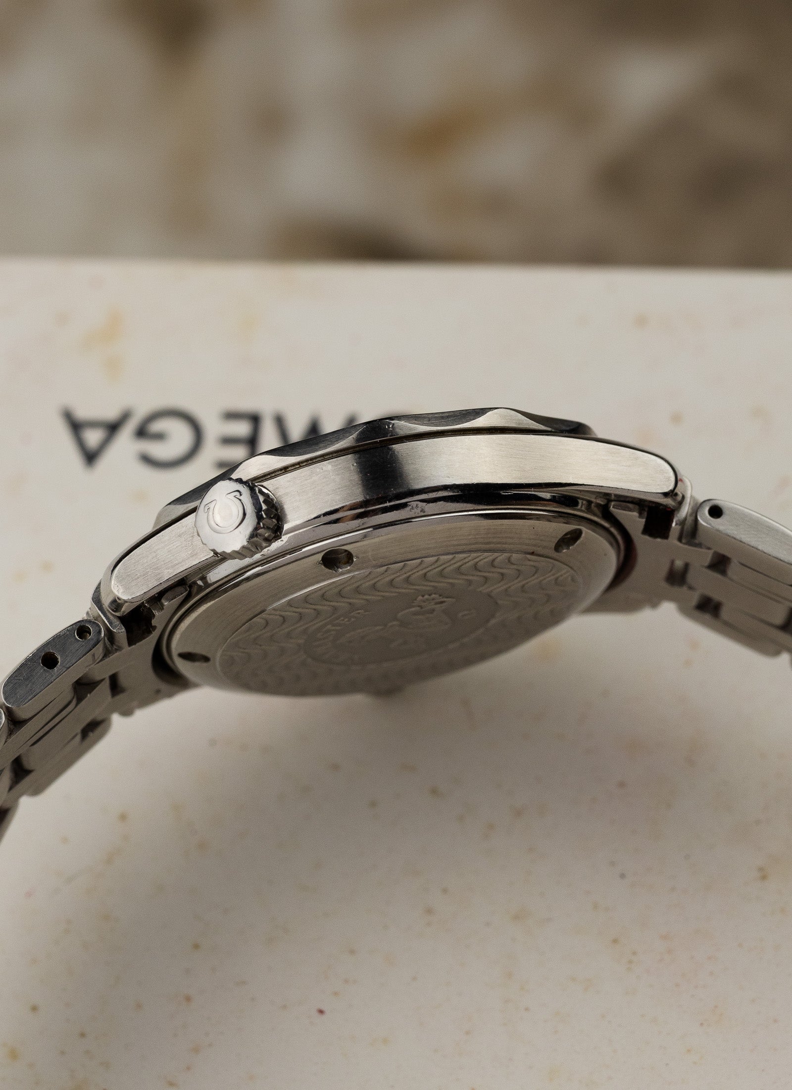 1993 Omega Seamaster Professional 300m Mid Size 2562.80 Box