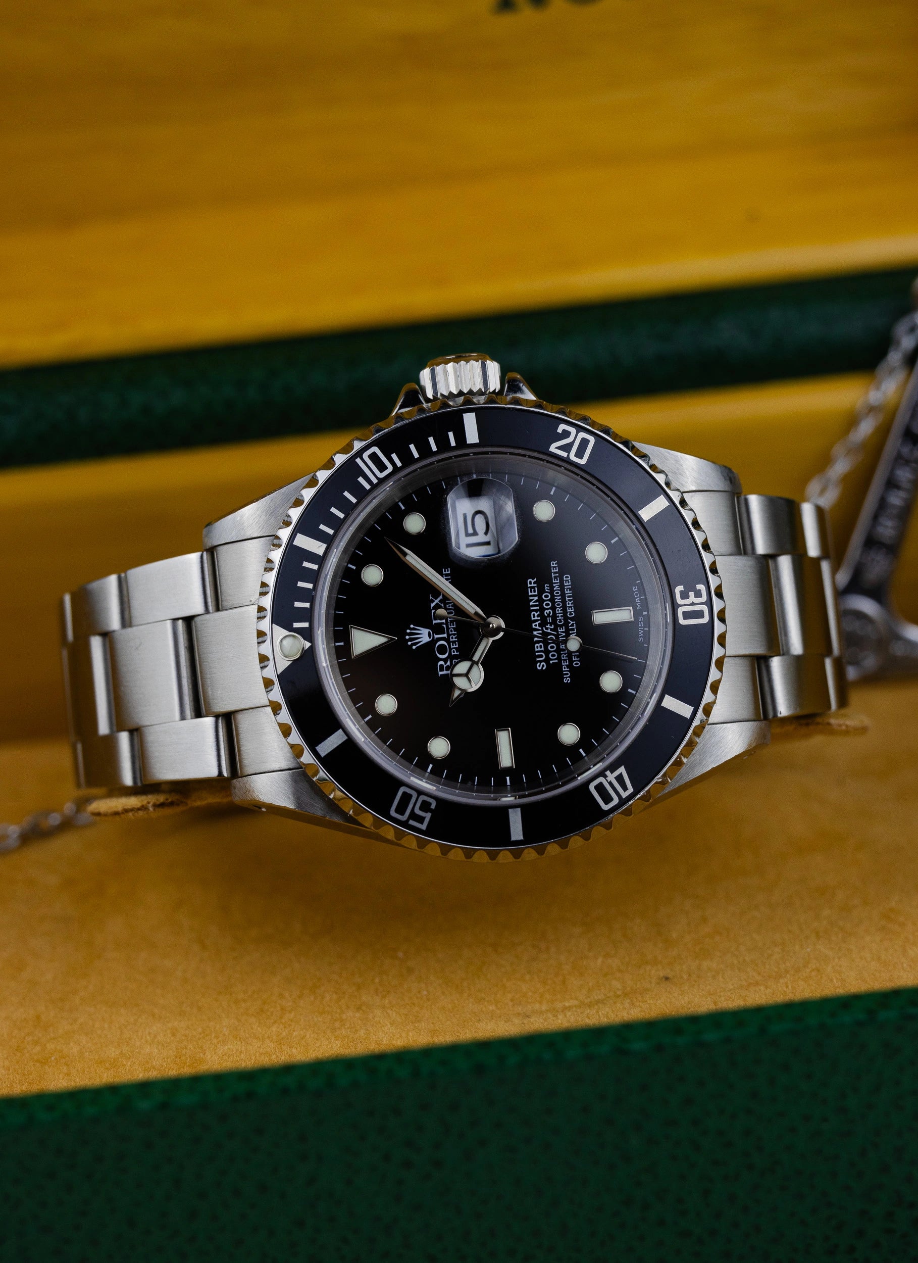 2000 Rolex Submariner Date 16610 Full Set