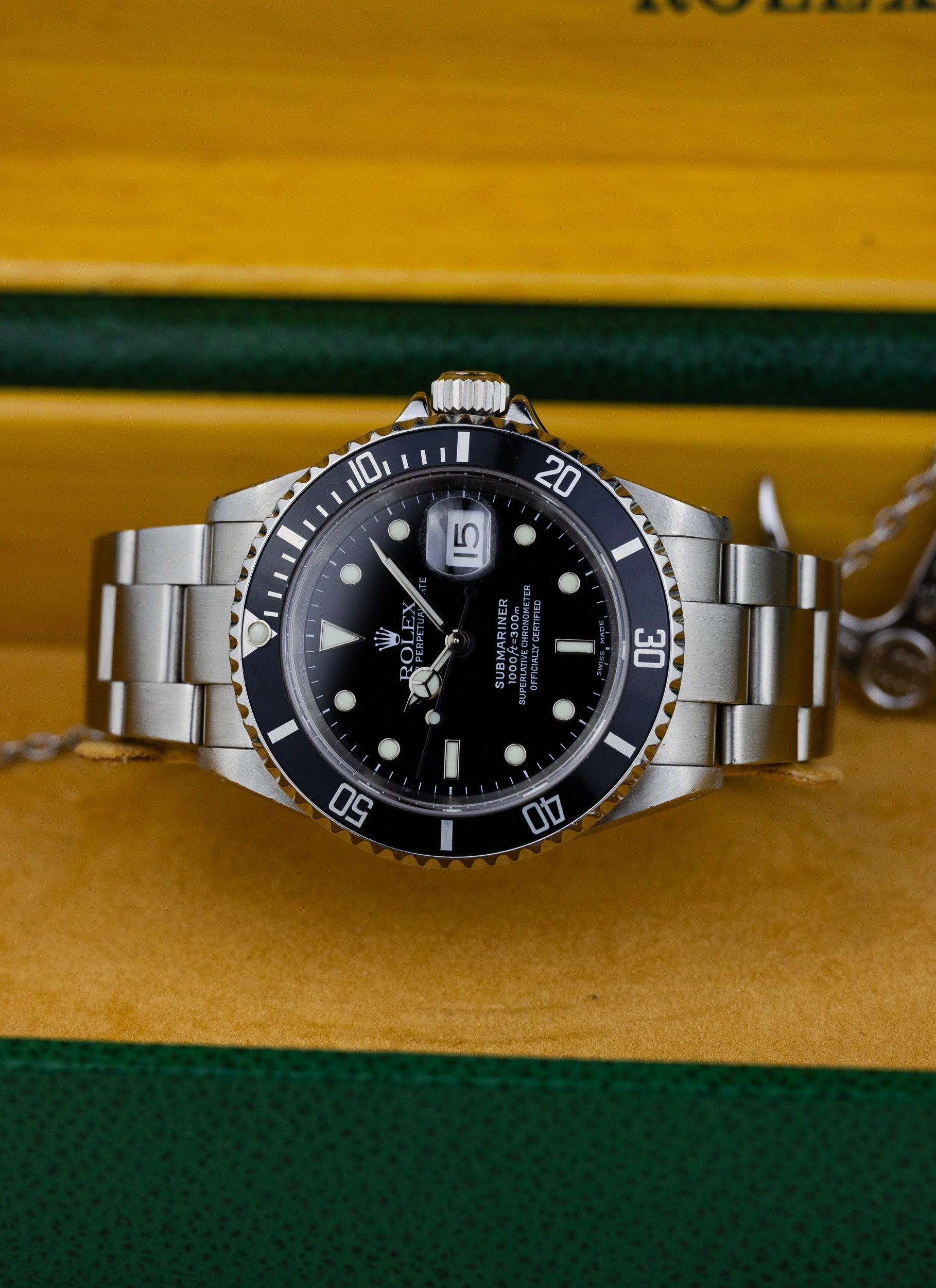 2000 Rolex Submariner Date 16610 Full Set