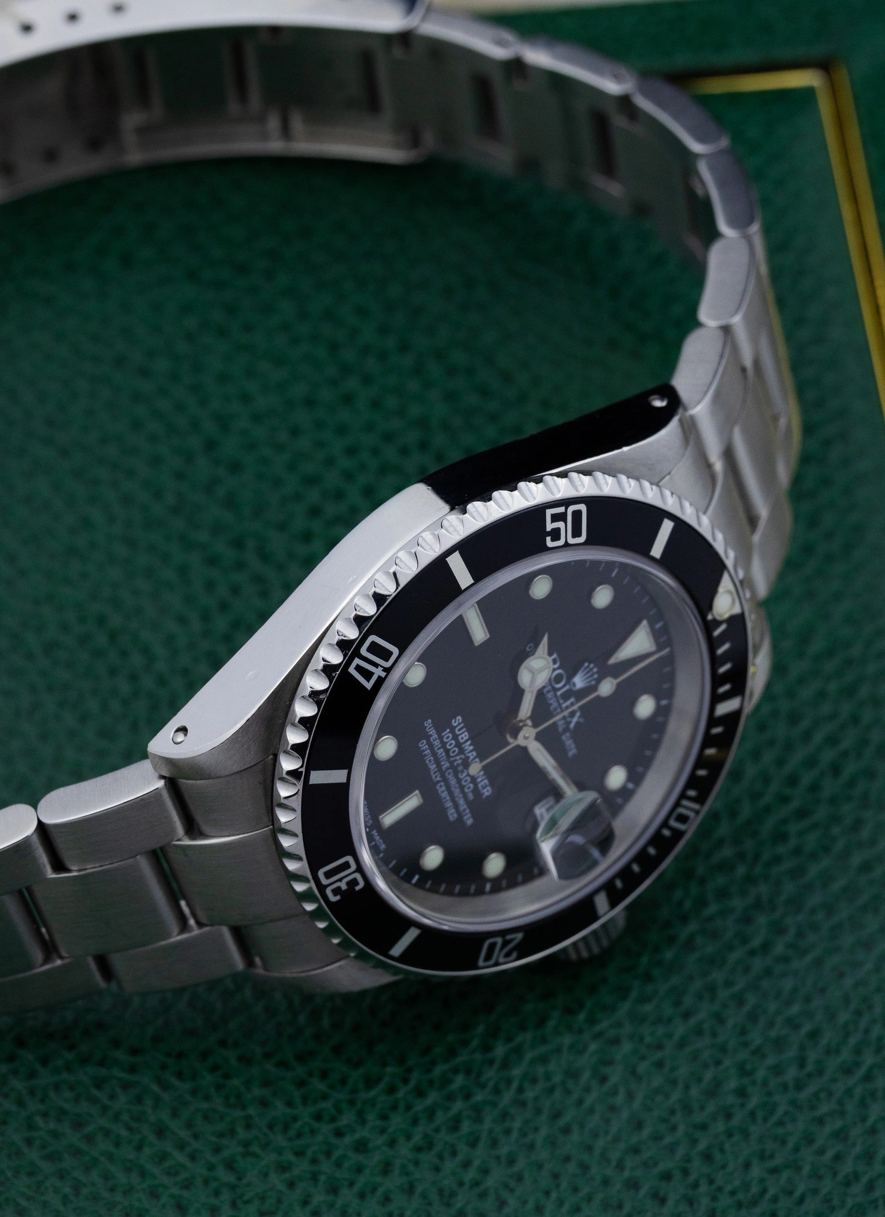 2000 Rolex Submariner Date 16610 Full Set