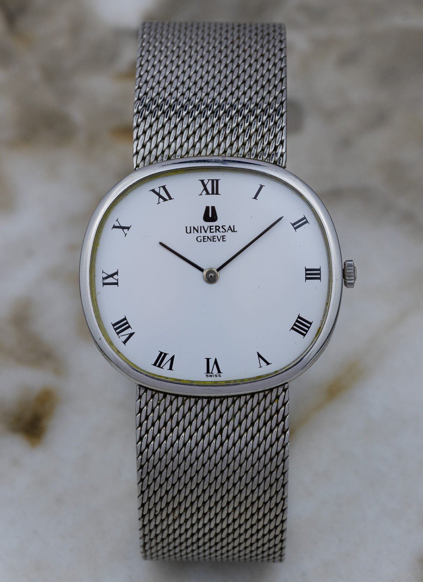 1960s Universal Geneve White Shadow Ellipse 842125 cal. 1-42